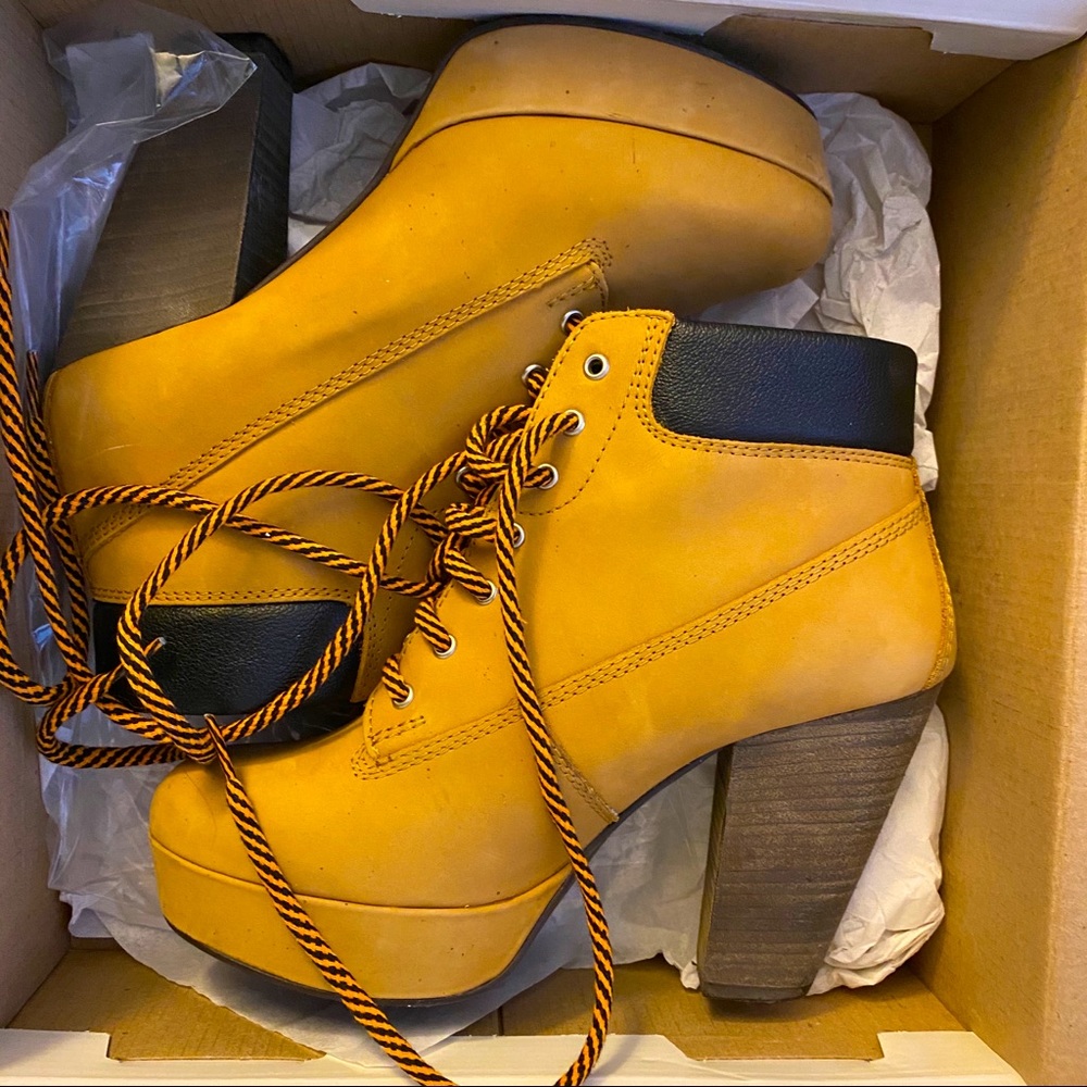 Steve Madden heeled work boot